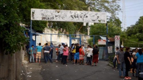 Torturas psicológicas y agresiones físicas sufren los presos políticos en Nicaragua, según denuncian madres y familiares de reos.