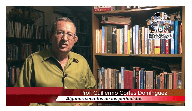 Policía obliga a periodista Guillermo Cortés a quitar una bandera de