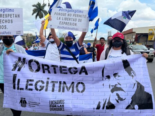Nicaragüenses en la marcha de este 29 de mayo de 2022
