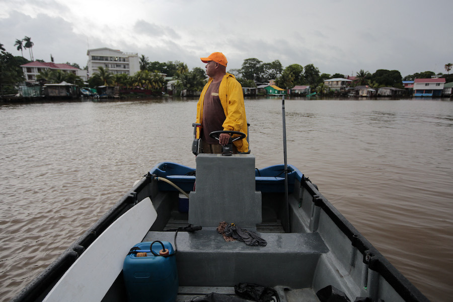 El sector pesca con el ajuste del 10 por ciento suma un salario de 7 mil 901.21. /Foto: AFP/NI