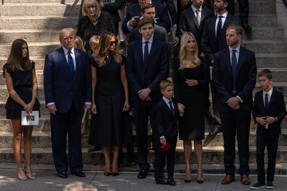 Trump da el último adiós a Ivana en funeral en Nueva York