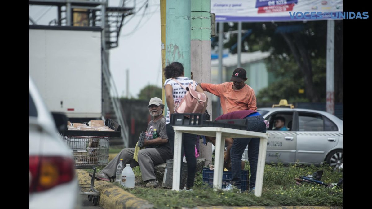  En Nicaragua, los trabajadores informales representan el 80% de la fuerza laboral y ganan 15% menos que los formales. Los salarios no cubren ni la mitad de la canasta básica./VEL