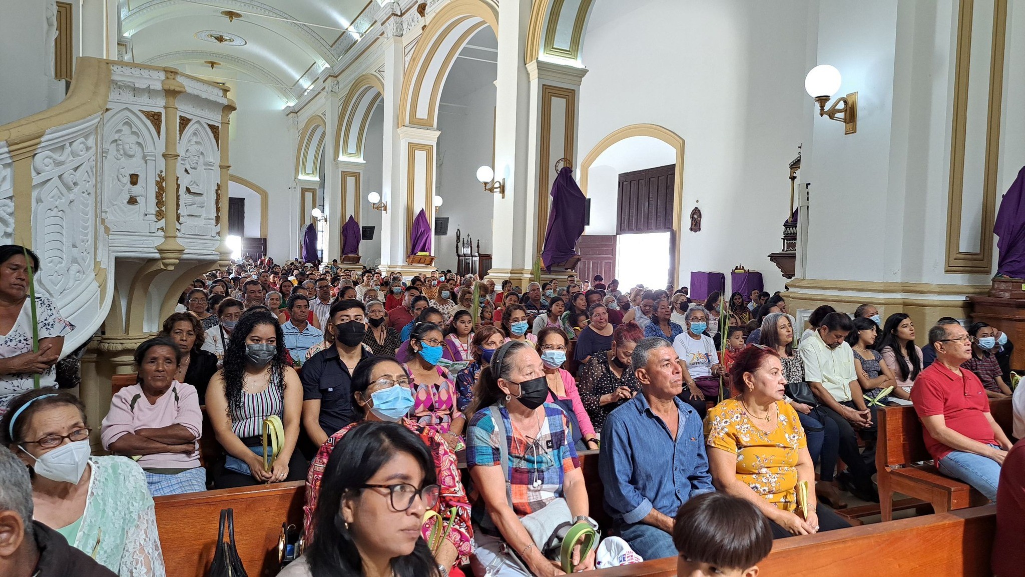 Jesus del Triunfo and his donkey punished by the regime, despite this, parishioners attend temples