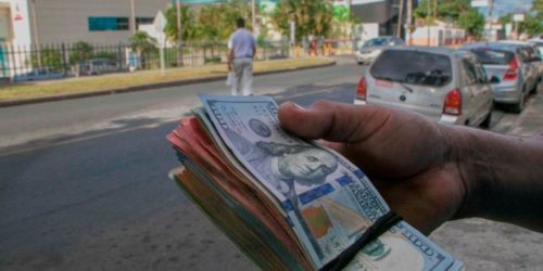 Tipo de cambio del dólar “se determina libremente en la calle”, según presidente del BCN