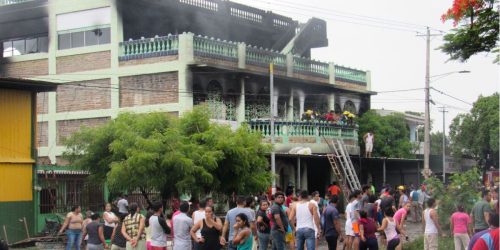 Incendio en la vivienda de la familia Velásquez Pavón, en el barrio Carlos Marx, Managua. Junio, 2018. Foto: La Prensa/ Archivo.