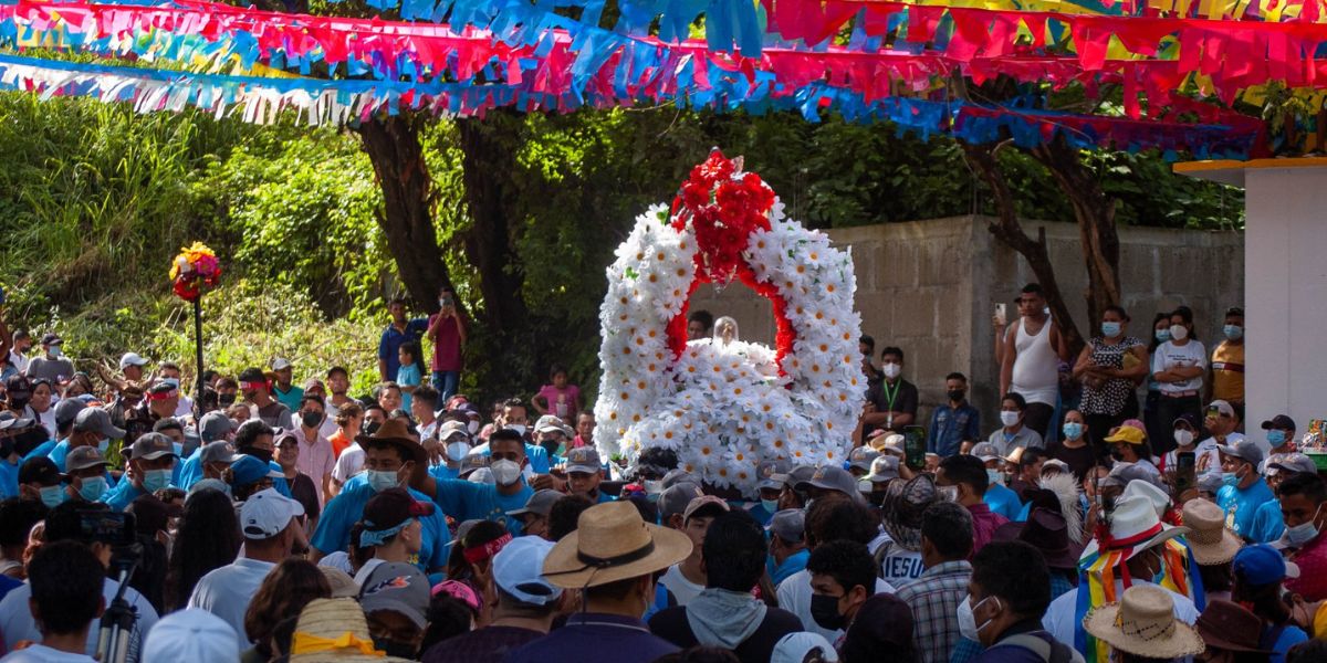 Tradicional Roza del Camino 2022 con la imagen de "El Mocito" de Santo Domingo de Guzmán. Foto: Parroquia Las Sierritas.