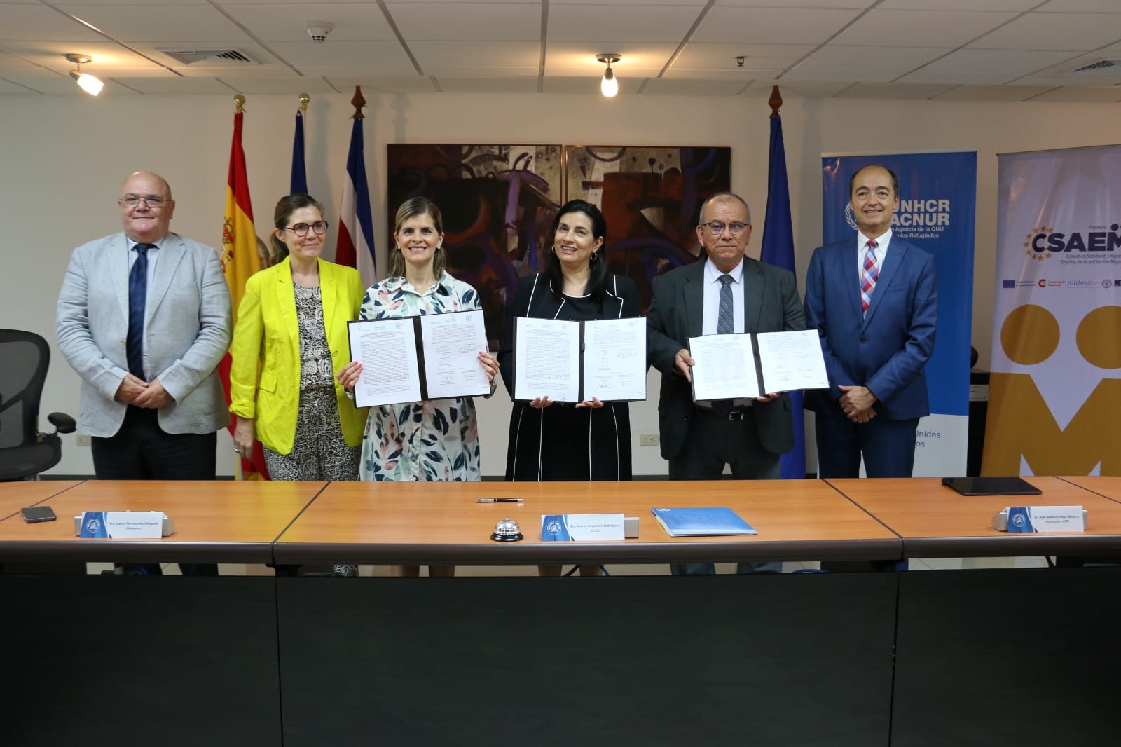 Firma del convenio entre la CCSS, instituciones públicas y organismos internacionales. Foto: CCSS.