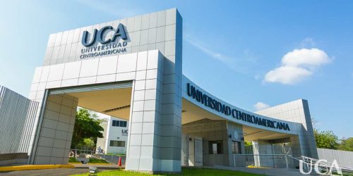 Fachada lateral de la Universidad Centroamericana, UCA, en Managua, Nicaragua. Foto: Internet.