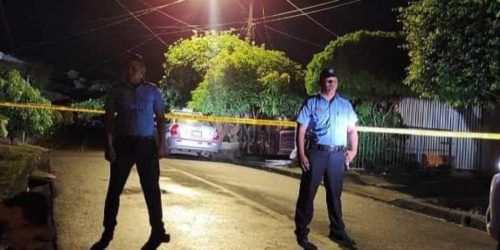 Agentes de la Policía Nacional en la escena del crimen. Foto: Medios oficialistas.