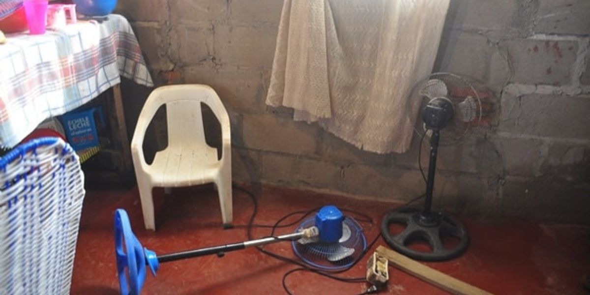 Niña muere electrocutada con un abanico en mal estado en León. Foto: Redes sociales.