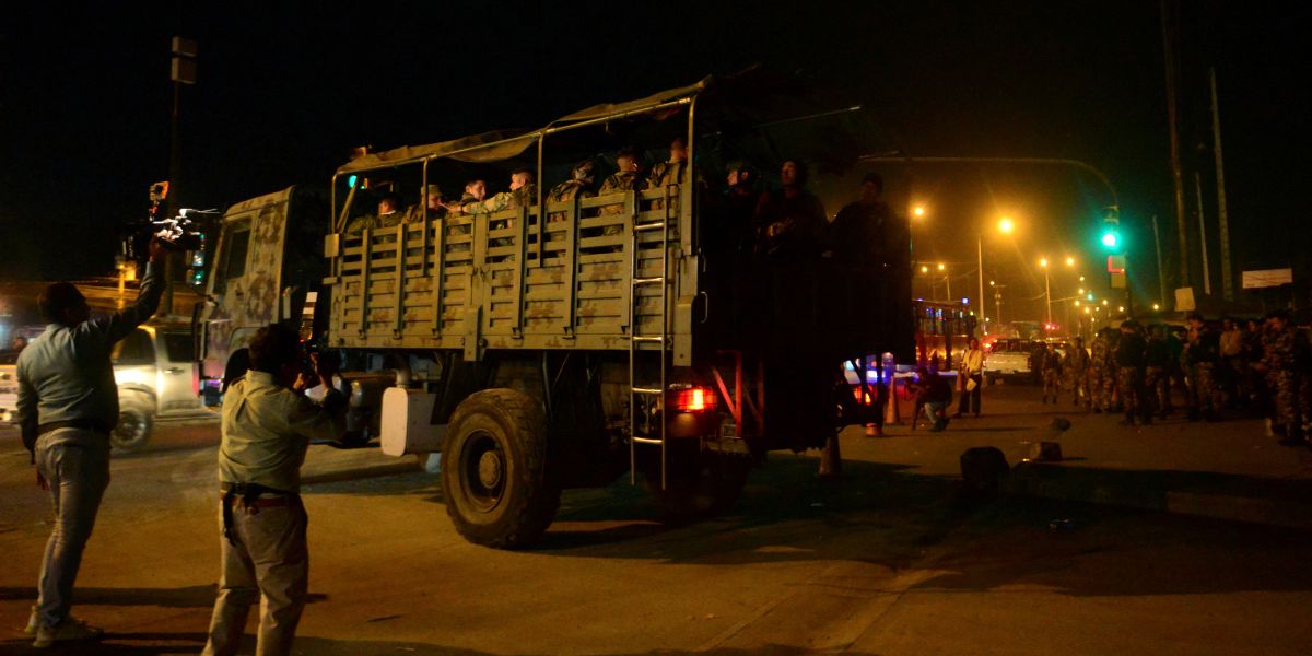 Miembros del Ejército abandonan las instalaciones después de una operación en la prisión de Guayas 1 en Guayaquil, Ecuador, el 6 de octubre de 2023. Foto: AFP.