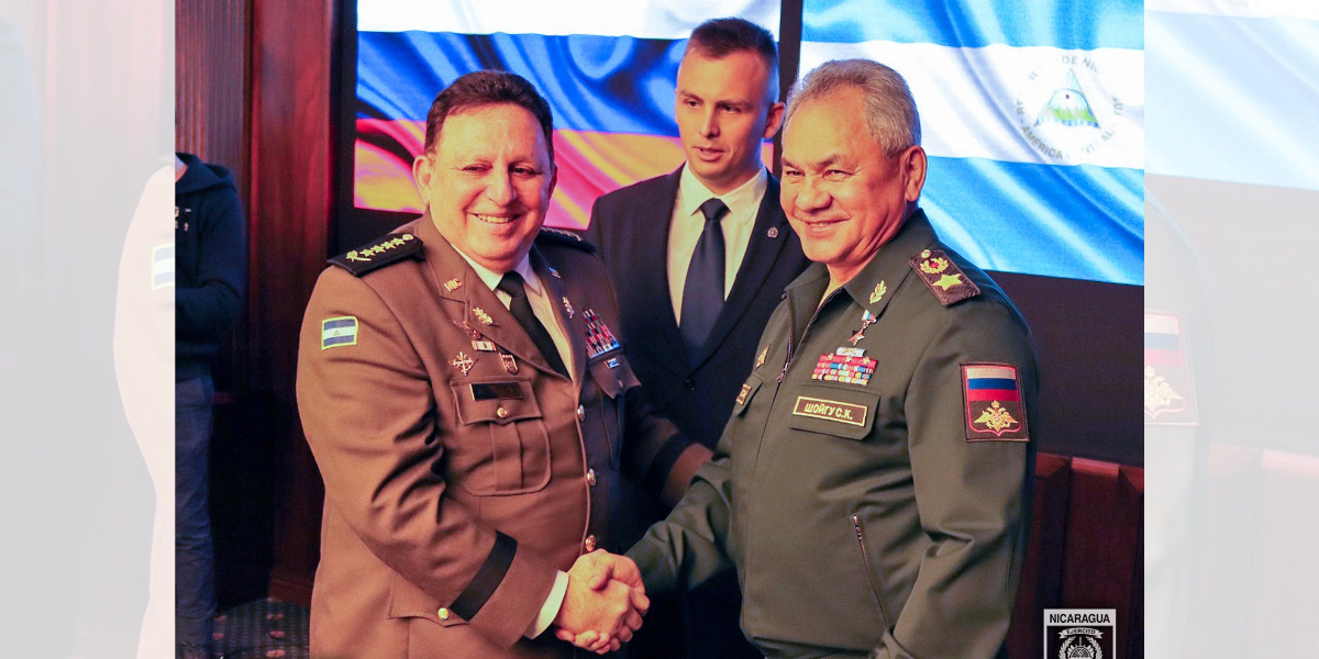 Jefe del Ejército, Julio César Avilés se reunió con el ministro de Defensa de Rusia