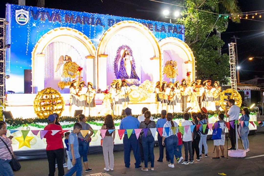 Altar instalado por la dictadura de Nicaragua en ocasión a la tradicional celebración a la Virgen Concepción de María, conocida como la Purísima. Foto: Prensa oficialista.