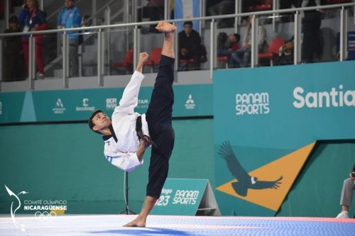 Nicaragüense Elian Ortega, medalla de oro en Taekwondo, categoría poomsae.