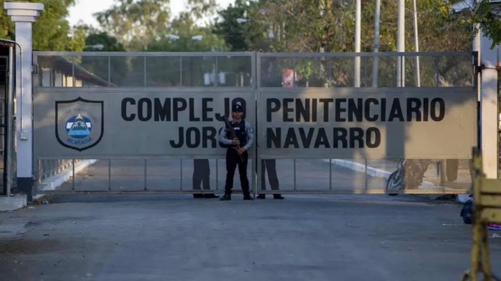Fachada de la cárcel "La Modelo", ubicada en Managua, y donde se encuentran detenidos varios presos políticos. Foto: EFE.