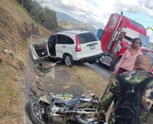 José Alberto Delgadillo, coleccionista de serpientes de Nicaragua, fallece en accidente de tránsito al colisionar su moto contra una camioneta. Foto: Redes sociales.