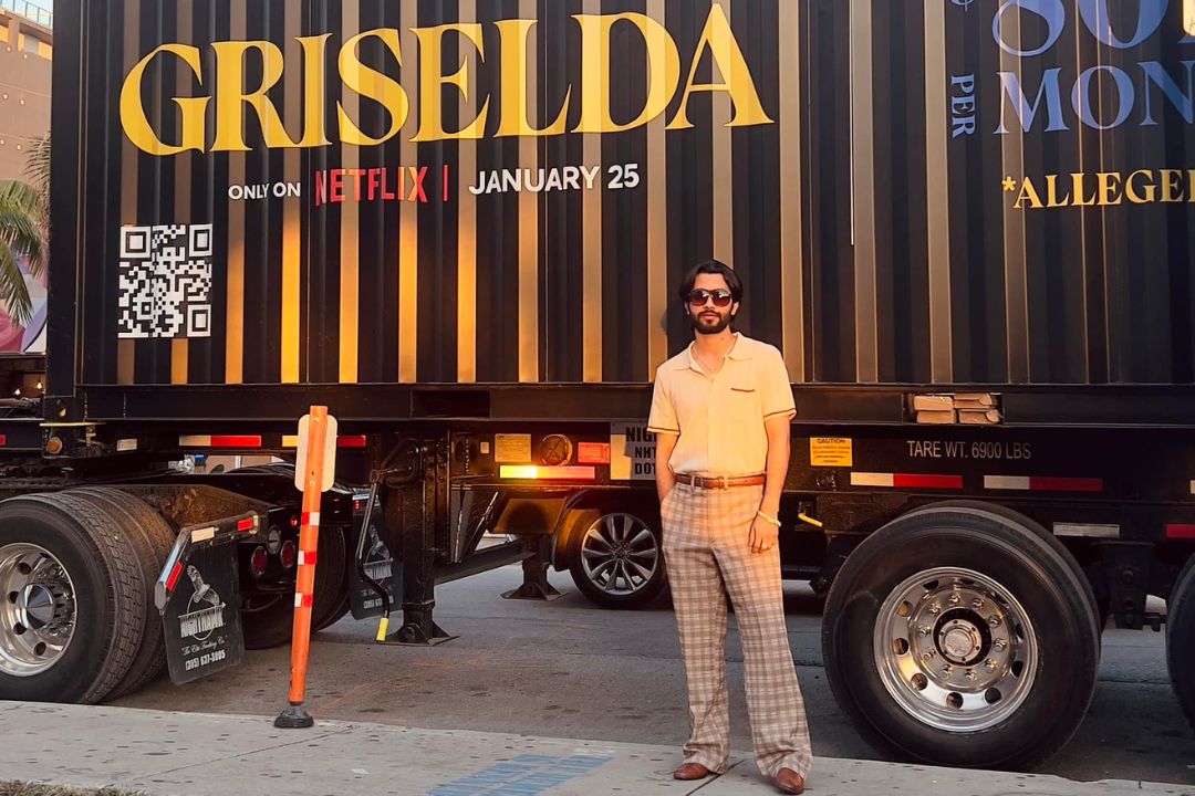 Actor nicaragüenses Alberto Lara Leiva promocionando la serie "Griselda" de Netflix, enero, 2024. Foto: Redes sociales de Alberto Lara Leiva.