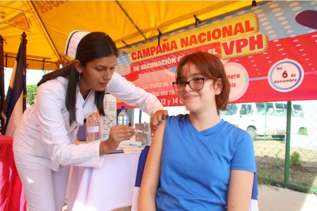 Vacunación contra el VPH en Nicaragua, 2023. Foto: PAHO.