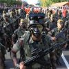 Restricciones de armas son “irrelevantes”, a menos que sea un aviso de próximas sanciones al Ejército, explican analistas