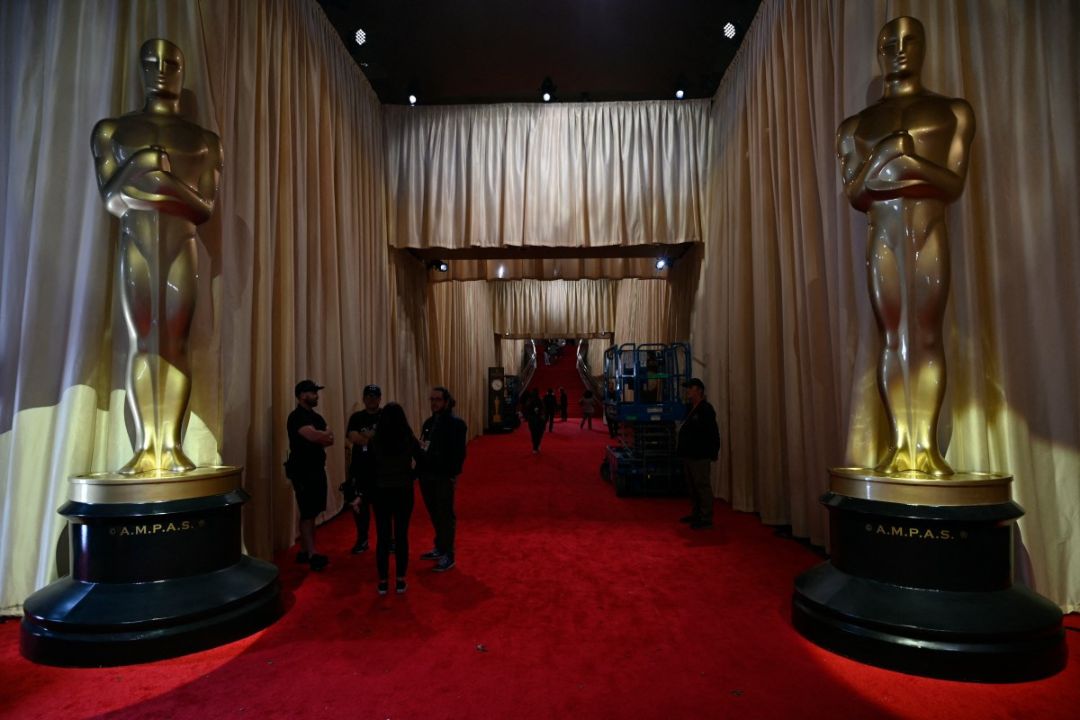Hollywood celebra su gran fiesta de los Óscar con "Oppenheimer" como favorita