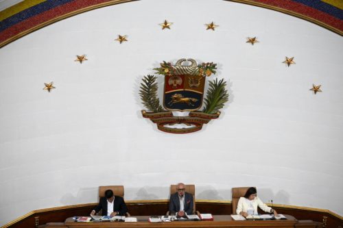 Venezuela aprueba ley que castiga respaldo a sanciones con hasta 30 ...