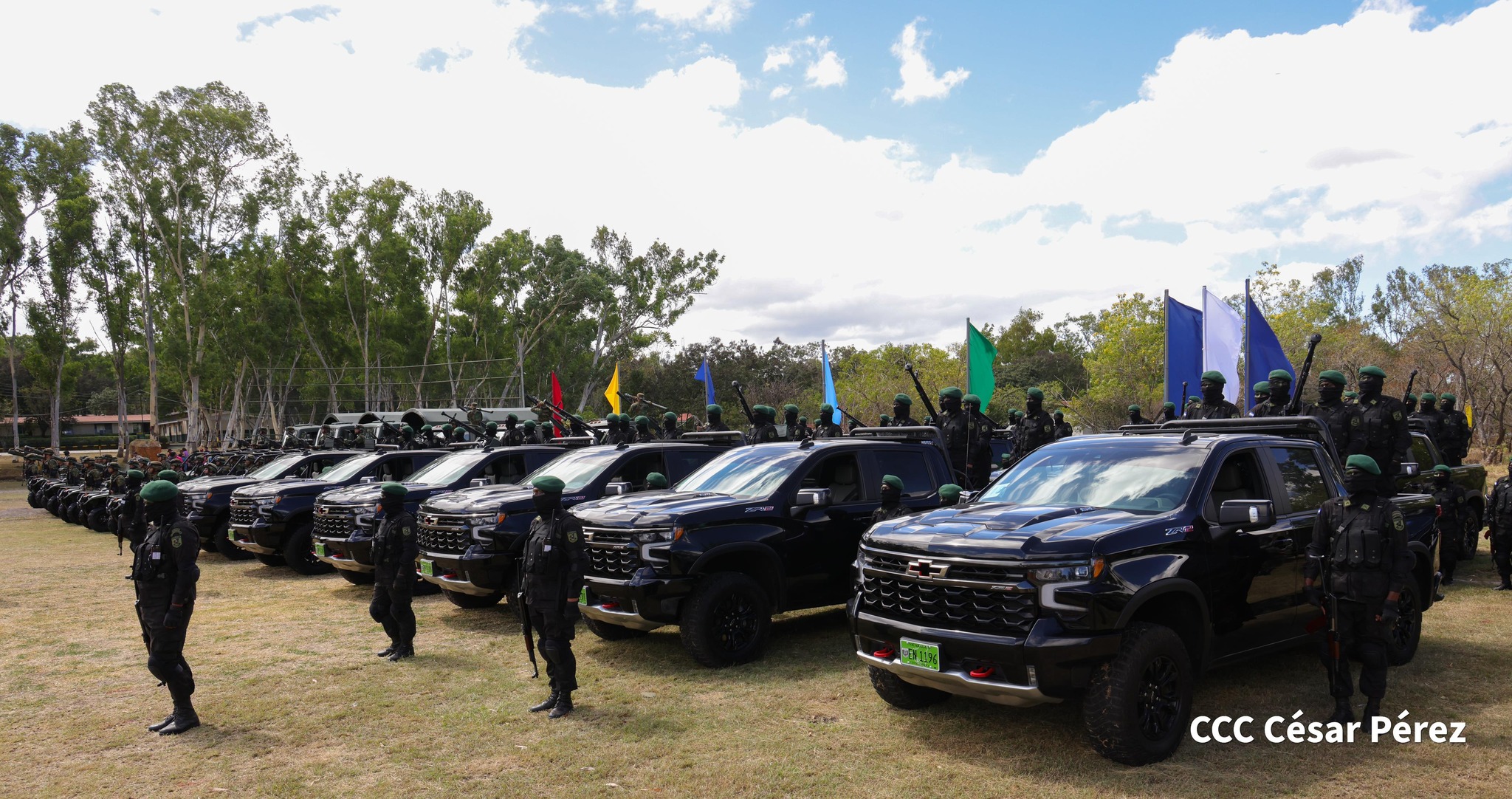 El Ejército de Nicaragua utiliza camionetas lujosas en sus operaciones. Foto | Prensa oficialista.