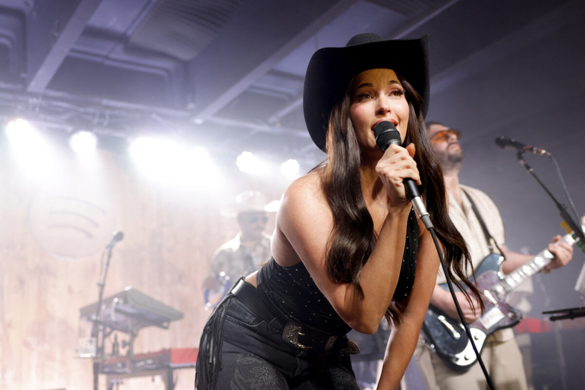 Spotify launches a feature that distinguishes human artists from AI-generated content