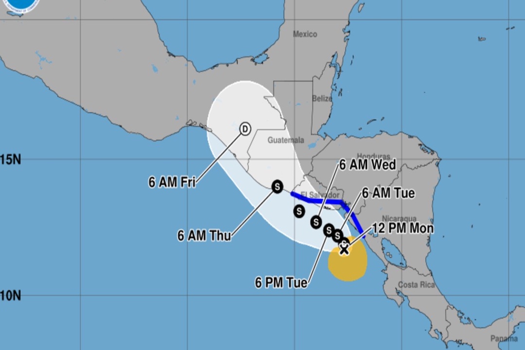 Guatemala y El Salvador en alerta ante tormenta Cr